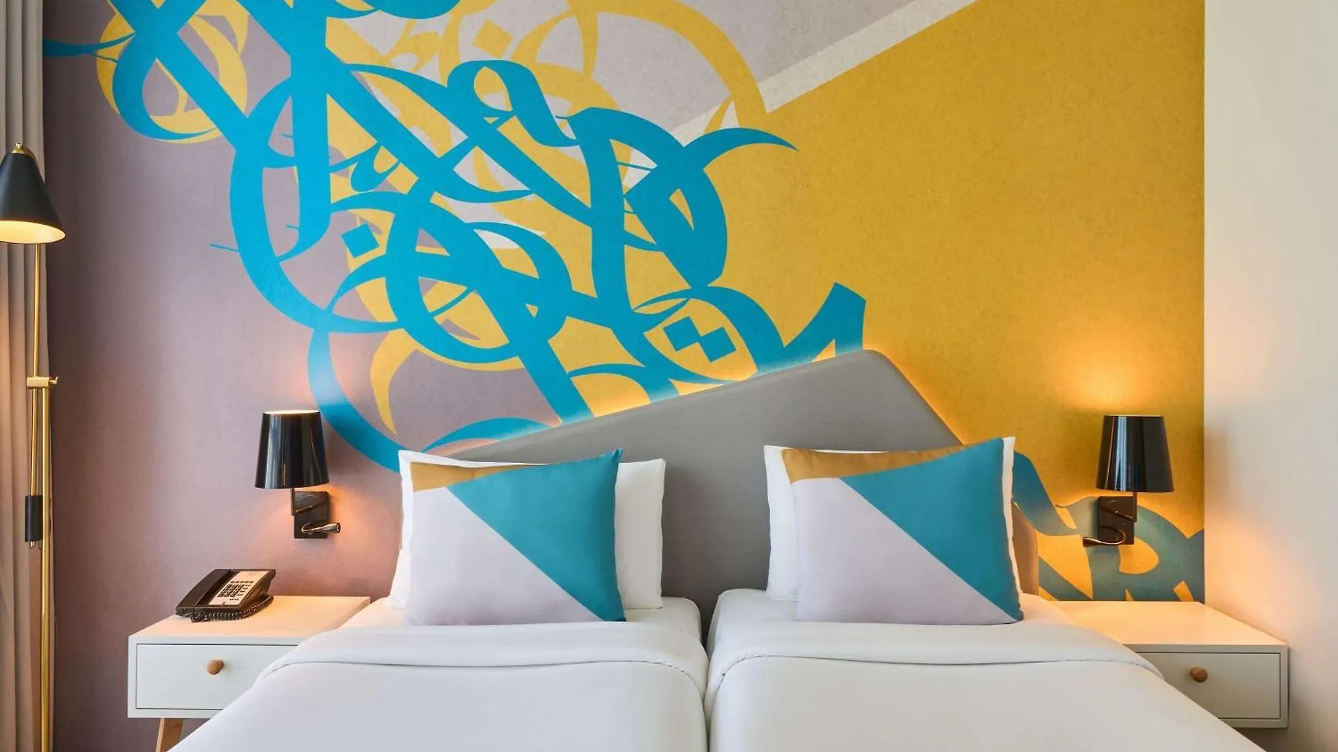 Ibis Styles Dubai Deira Hotel 3*,